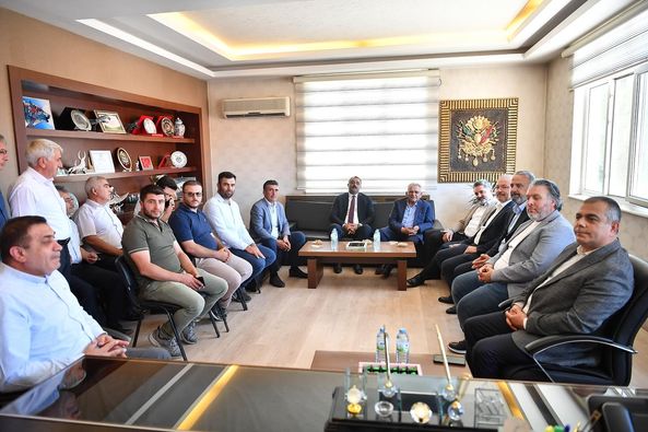 KAYSERİ (AA) – Kayseri Büyükşehir Belediye Başkanı Memduh Büyükkılıç, beraberindeki
