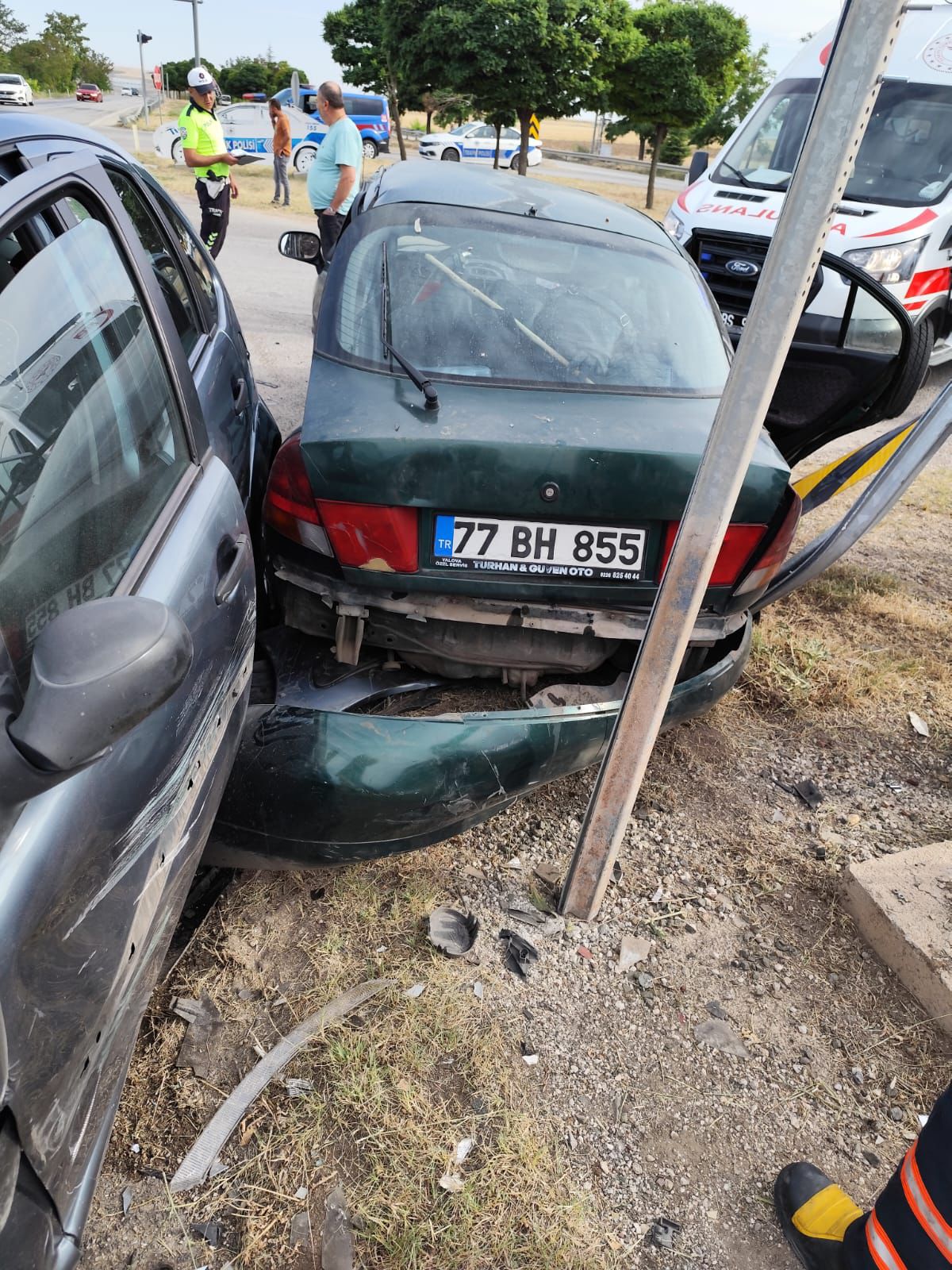 ÇANKIRI (AA) – Çankırı’da iki otomobilin çarpışması sonucu 4’ü çocuk