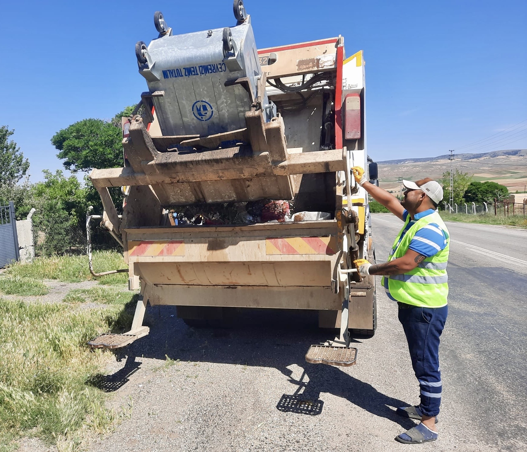 KIRŞEHİR (AA) – Kırşehir İl Genel Meclis Başkanı Bülent Ozan,