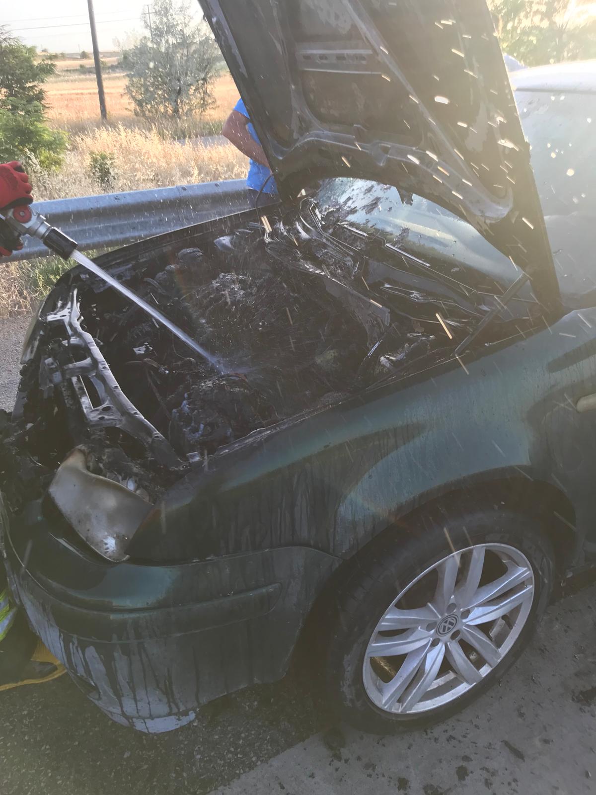 KONYA (AA) – Konya'nın Beyşehir ilçesinde otomobilde çıkan yangın, hasara