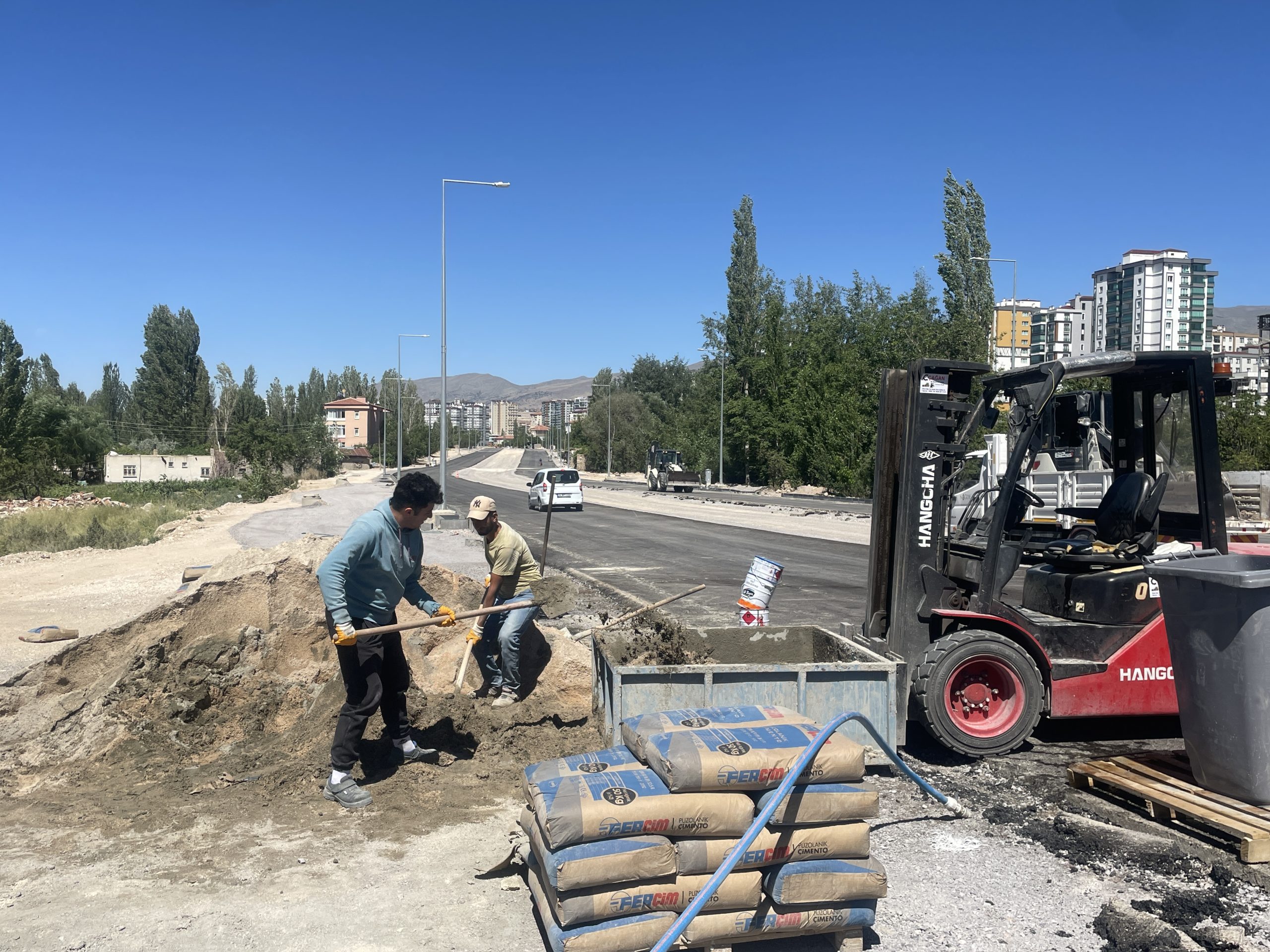 NİĞDE (AA) – Niğde Belediyesince trafik yoğunluğunun hafifletilmesi amacıyla yapılan