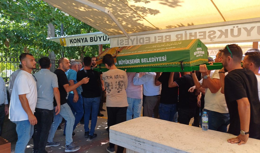 KONYA (AA) – Afyonkarahisar'ın Sandıklı ilçesinde yolcu otobüsü ile yem