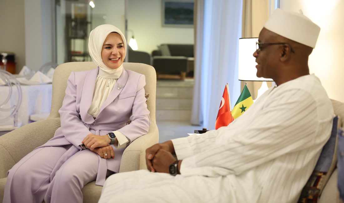 - Göktaş, Senegal Aile ve Dayanışma Bakanı Maimouna Dieye ve