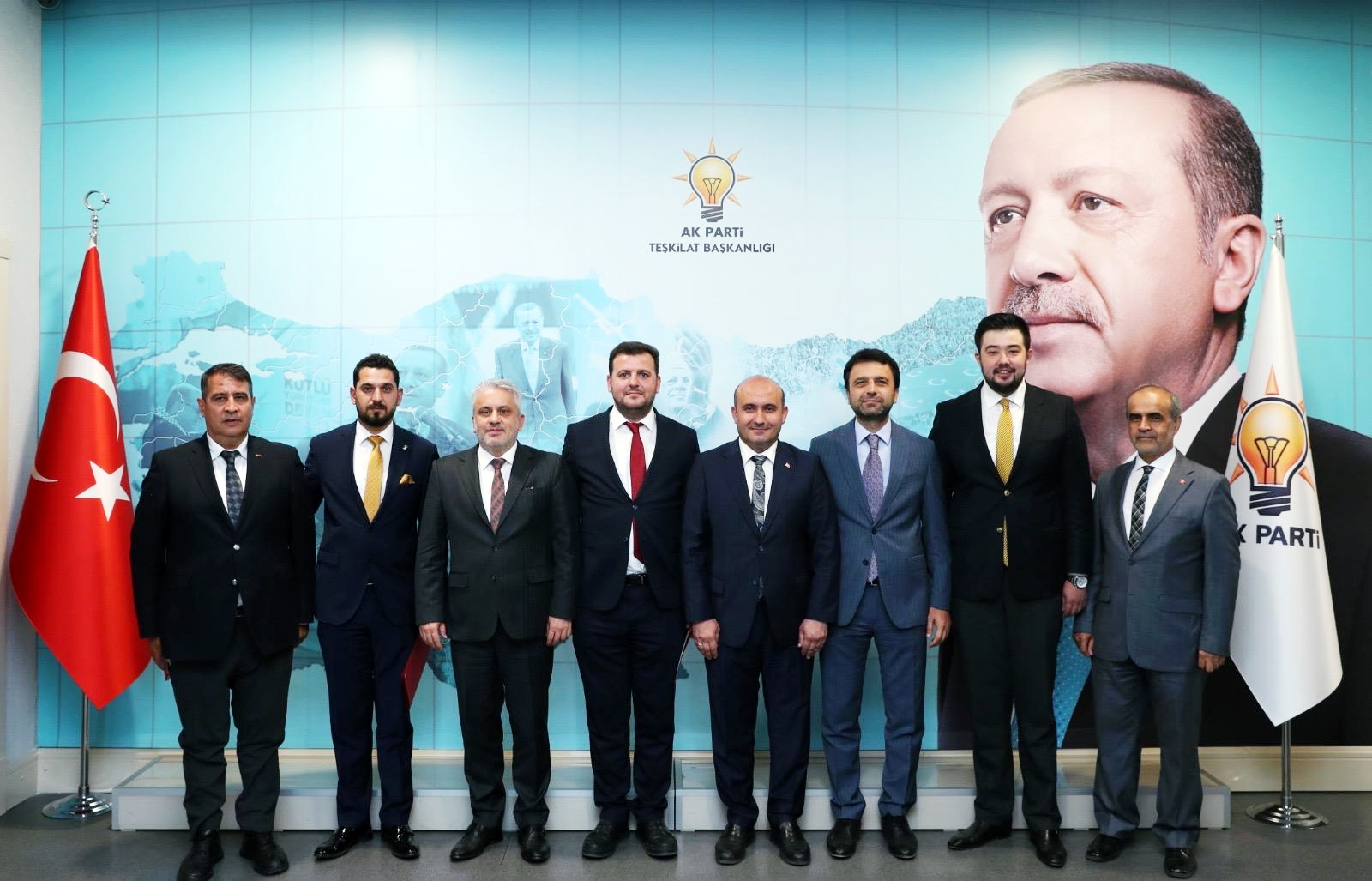 ESKİŞEHİR (AA) – AK Parti Eskişehir'de, Odunpazarı ve Tepebaşı ilçelerinin