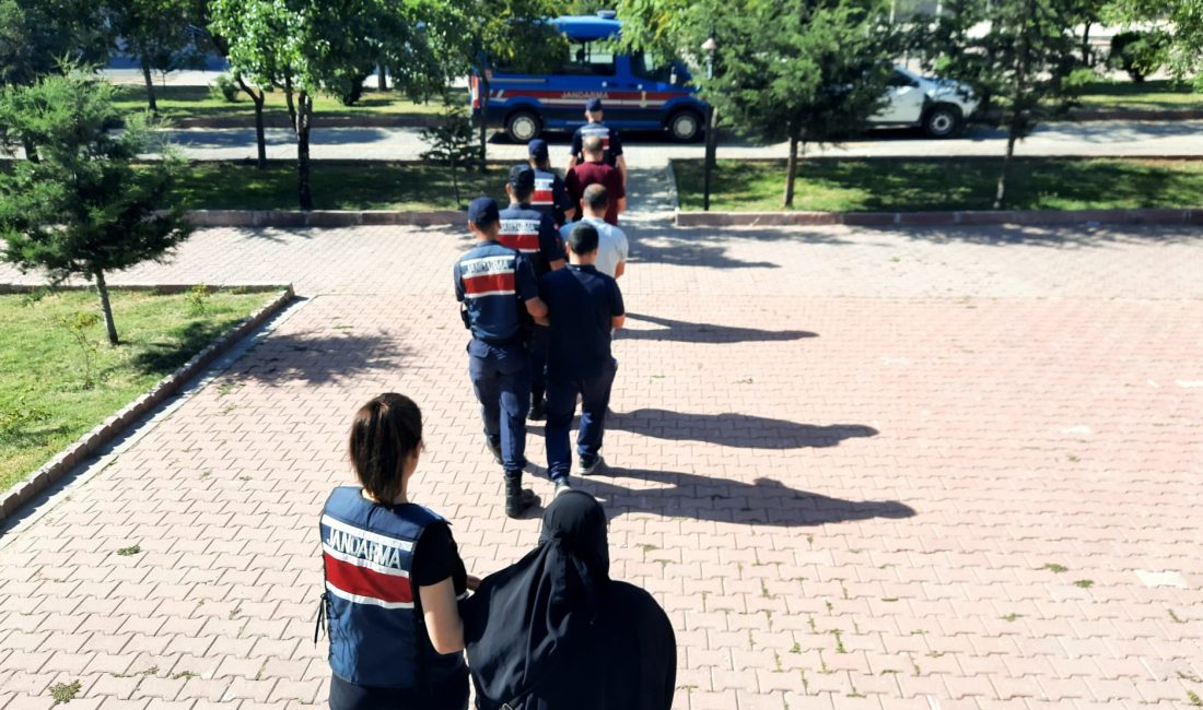 AKSARAY (AA) – Aksaray merkezli 3 ilde terör örgütü DEAŞ'a