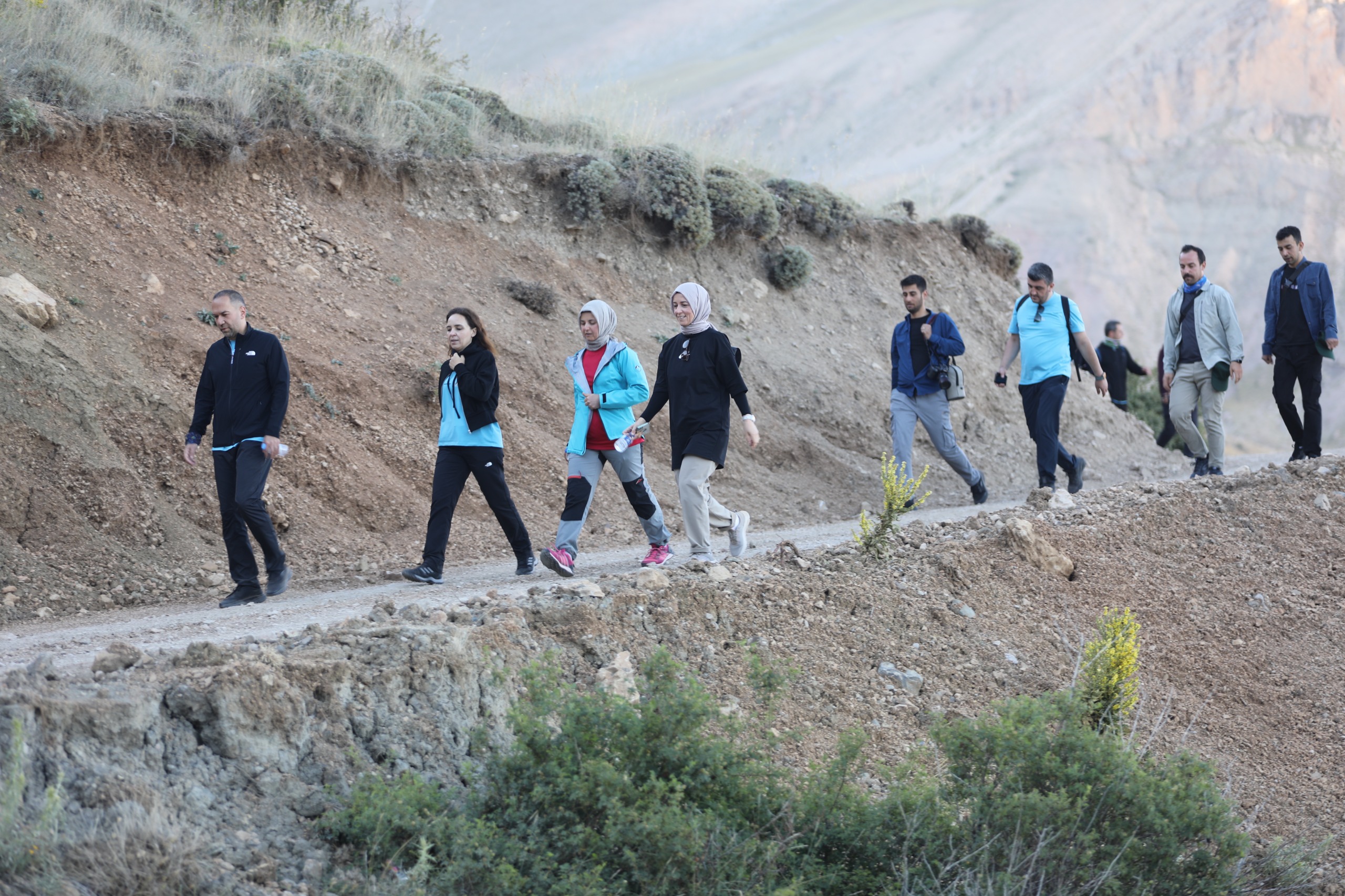 - Niğde Valisi Cahit Çelik de 45 kilometrelik ilk etaba