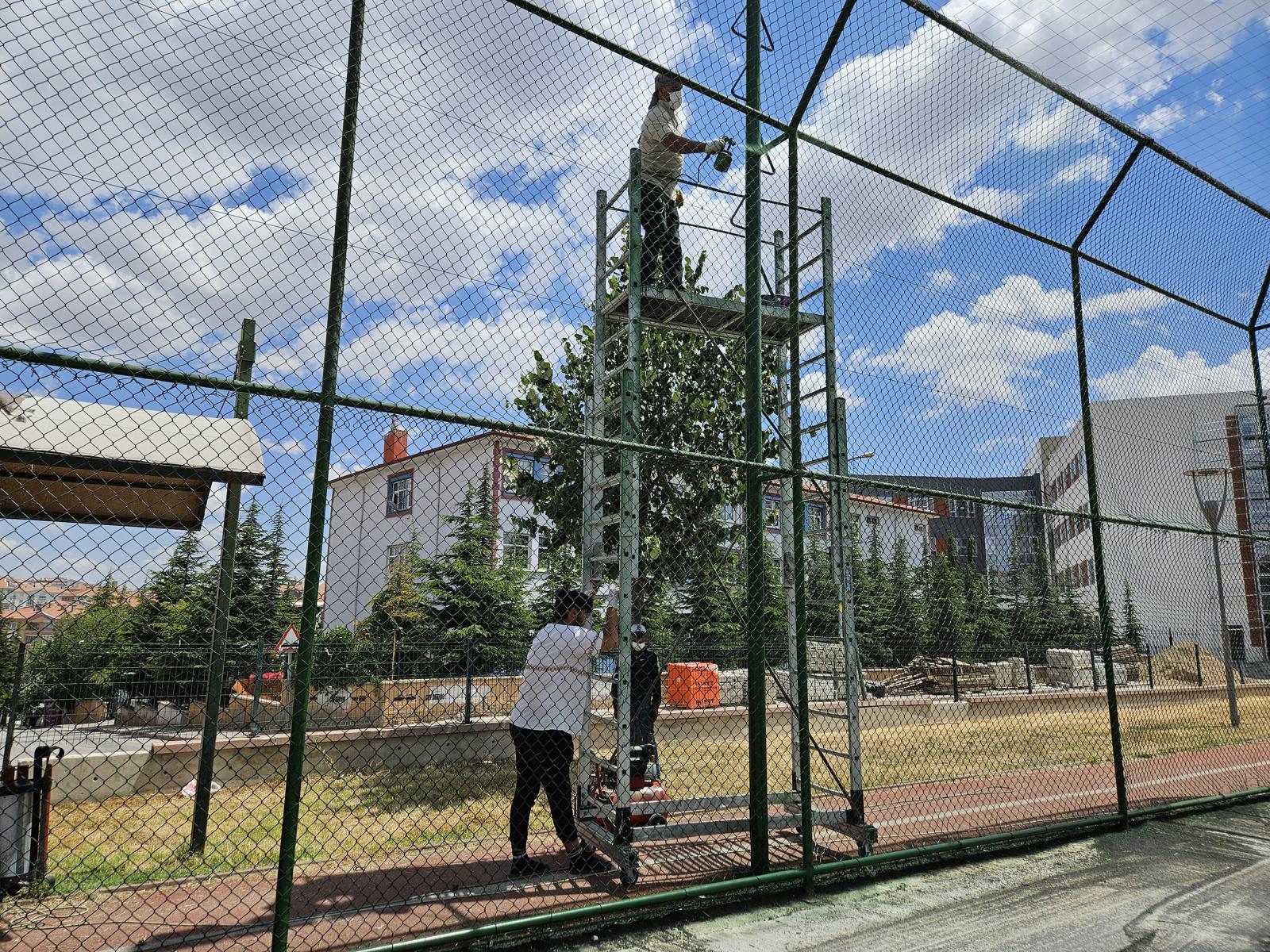 ANKARA (AA) – Altındağ Belediyesi, ilçedeki halı saha ve spor