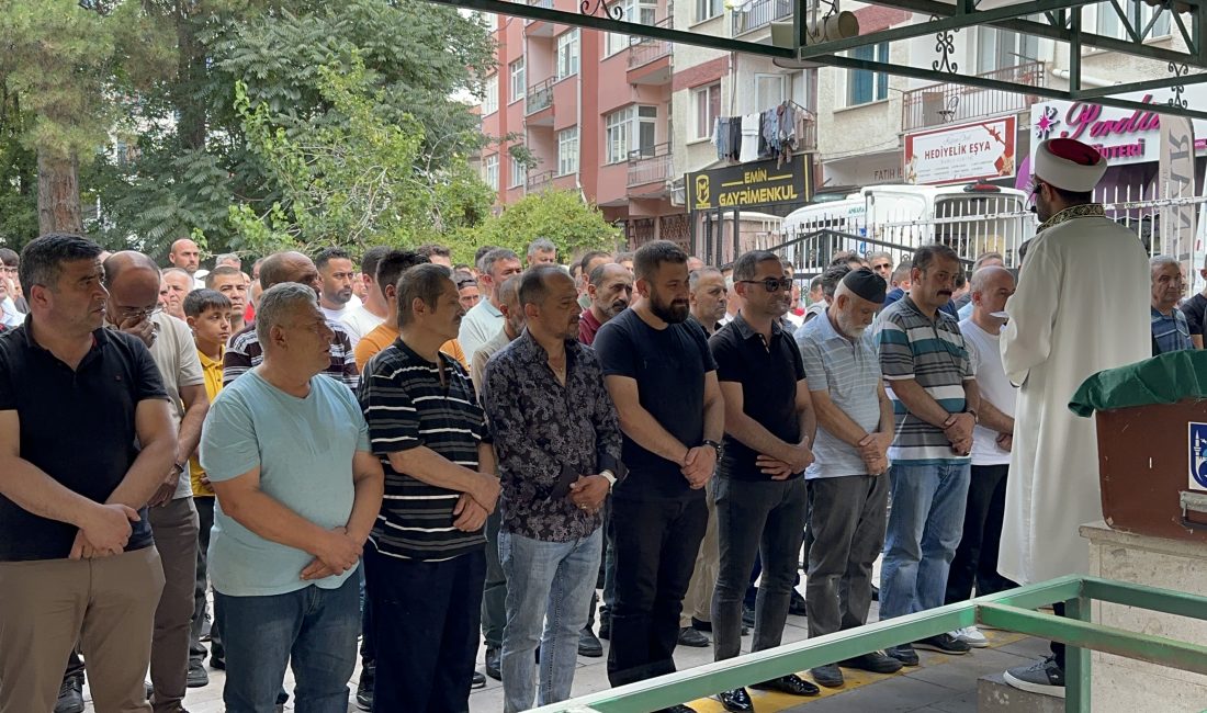 ANKARA (AA) – Ankara'nın Çubuk ilçesinde, inşaatın 6'ncı katından asansör