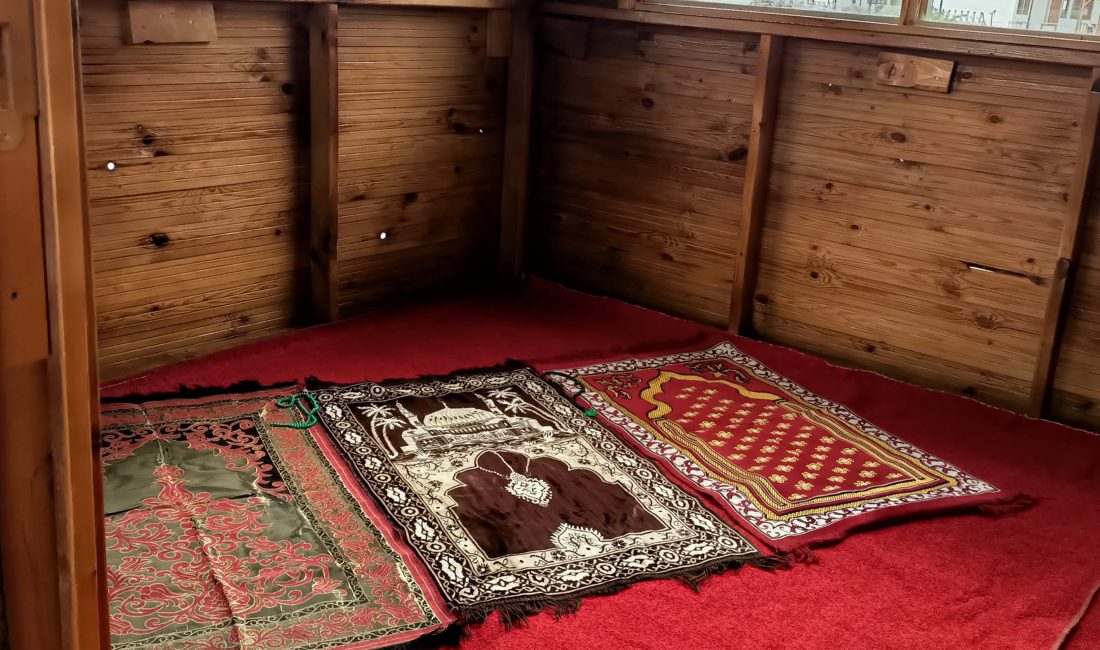 ANKARA (AA) – Beypazarı Belediyesi, mesire alanı Hıdırlık tepesinde mescit