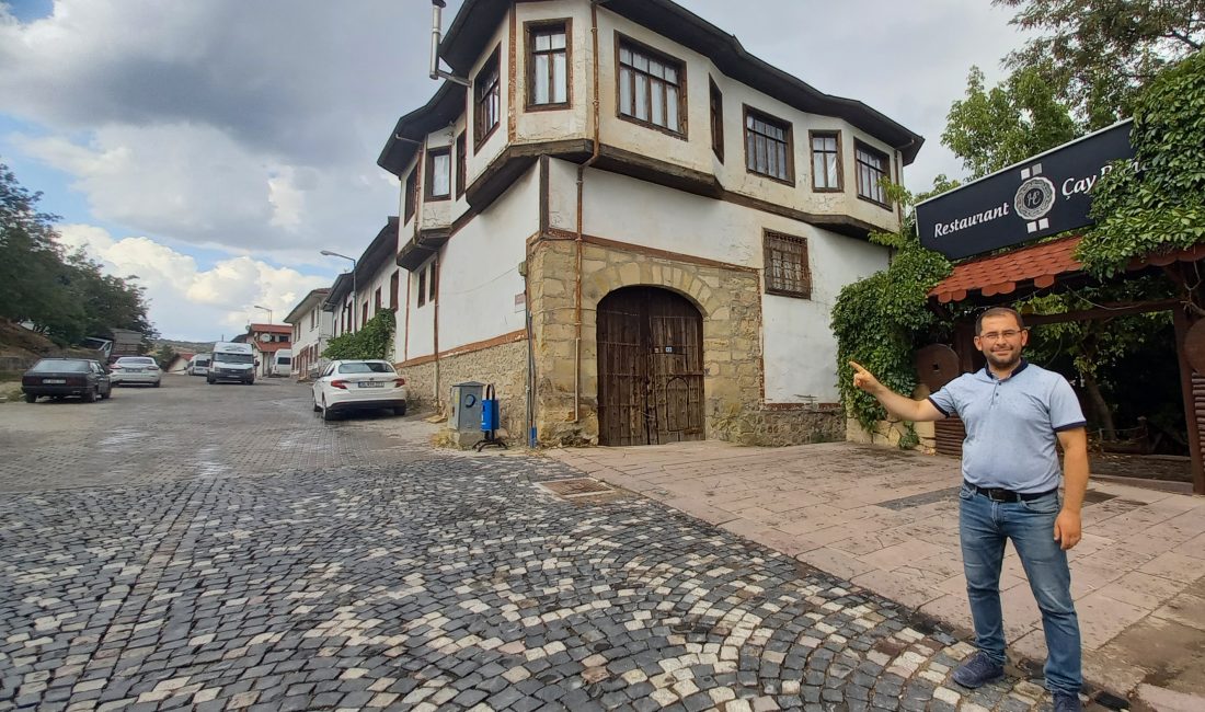 ANKARA (AA) – Beypazarı'nın Rüstempaşa Muhtarı Hüseyin Alaçakır ile İstiklal