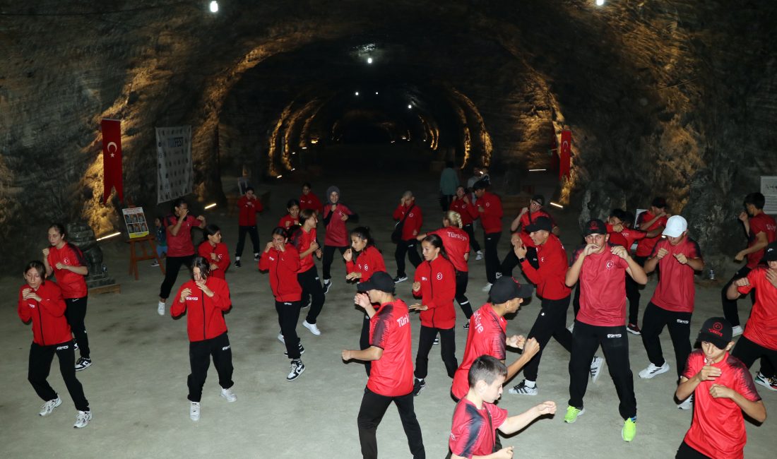 ÇANKIRI (AA) – Üst Minik Erkekler ve Kadınlar Boks Milli