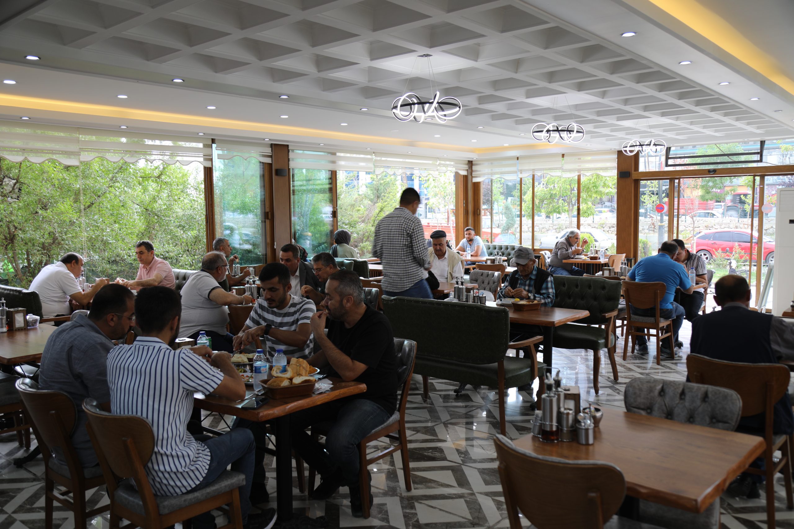 ANKARA (AA) – Ankara'nın Çubuk ilçesinde dedelerinden miras aldığı çorbacılığı