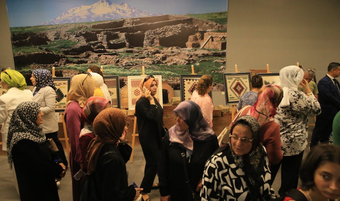 KAYSERİ (AA) – Kültür ve Turizm Bakanlığı kilim dokuma sanatçısı