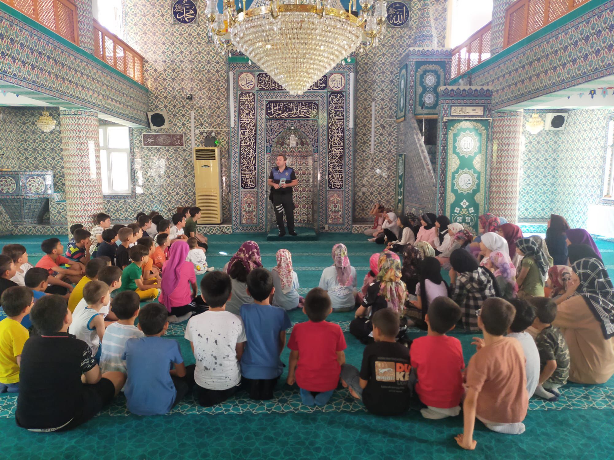 ESKİŞEHİR (AA) – Eskişehir Emniyet Müdürlüğü polis ile vatandaş ilişkilerinin