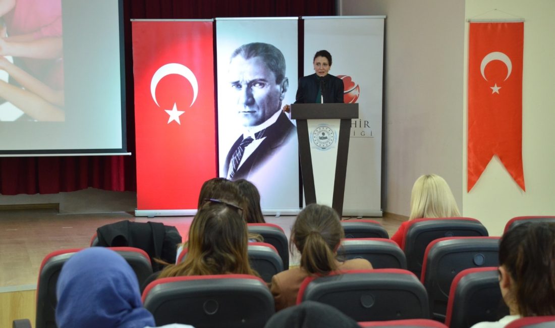 ESKİŞEHİR (AA) – Eskişehir Valisi Hüseyin Aksoy'un eşi Hülya Aksoy'un