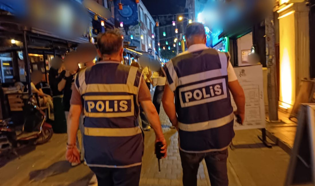 ESKİŞEHİR (AA) – Eskişehir İl Emniyet Müdürlüğü ekipleri huzur uygulaması