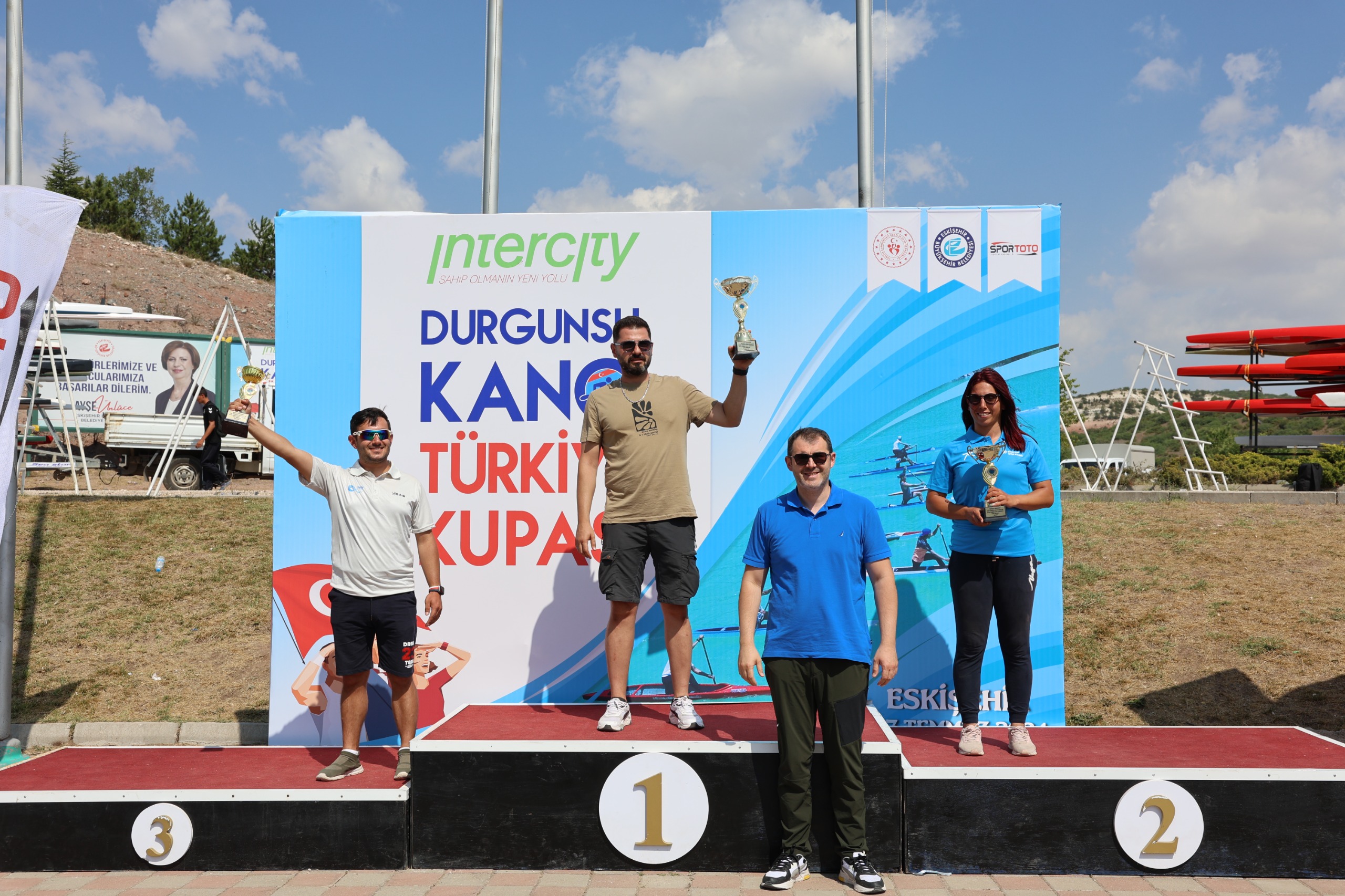 ESKİŞEHİR (AA) – Eskişehir'de, 3 gün süren Intercity Durgunsu Kano