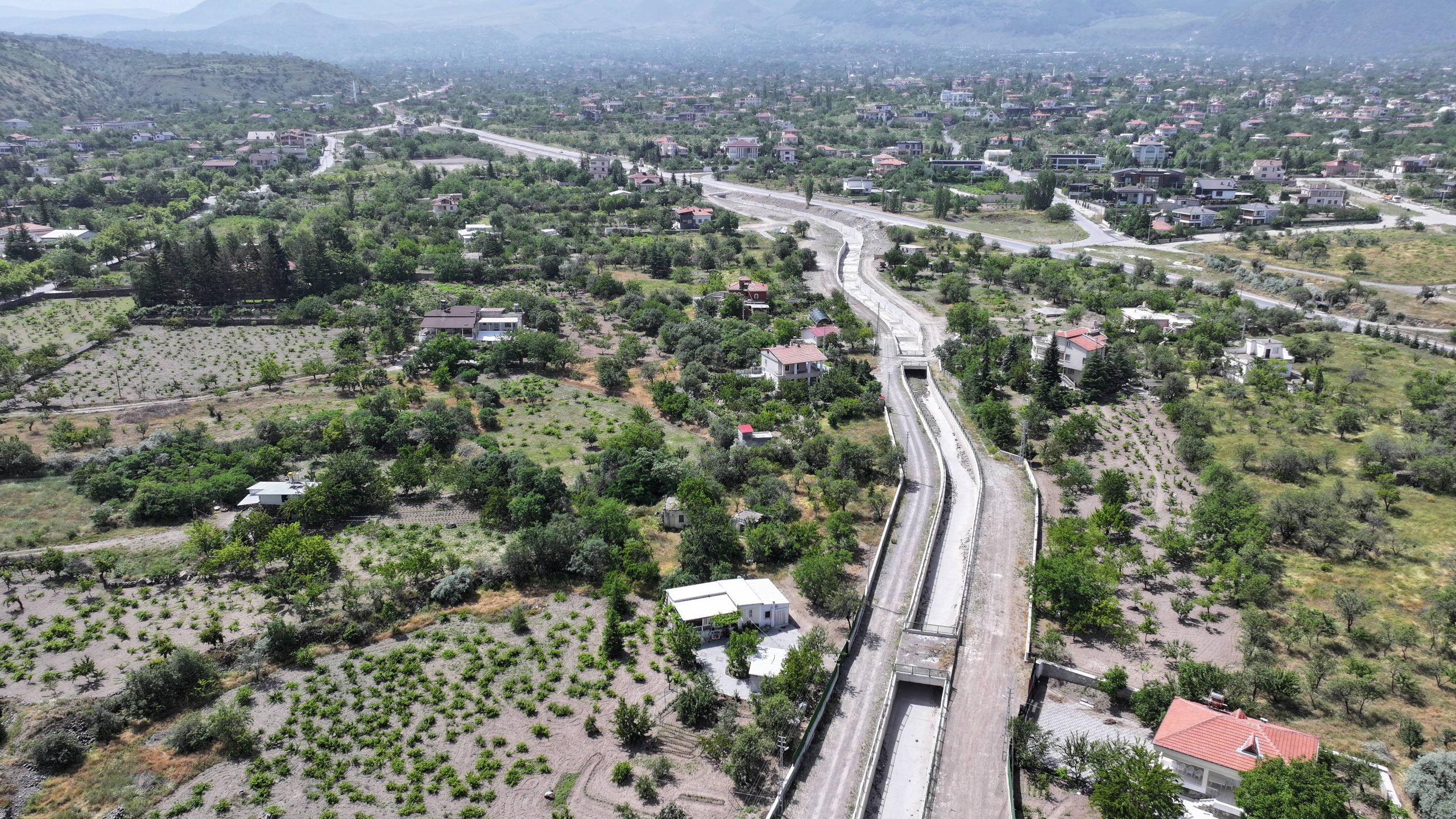 KAYSERİ (AA) – Hacılar Belediye Başkanı Bilal Özdoğan, kentte sel
