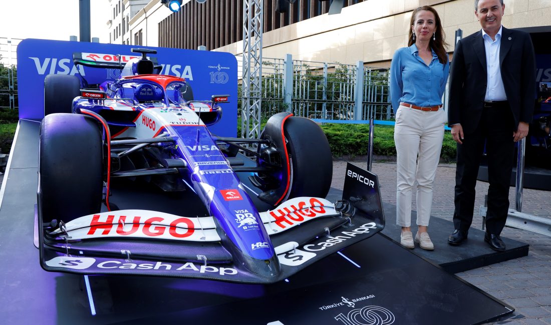 İSTANBUL (AA) – İş Bankası'nın logosu, İtalya'daki Formula 1 yarışında