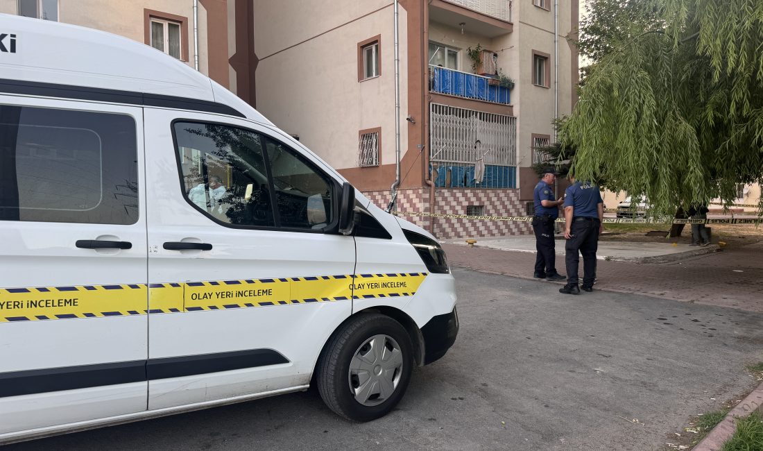 KAYSERİ (AA) – Kayseri'nin Melikgazi ilçesinde, akrabalar arasındaki kavgada 2
