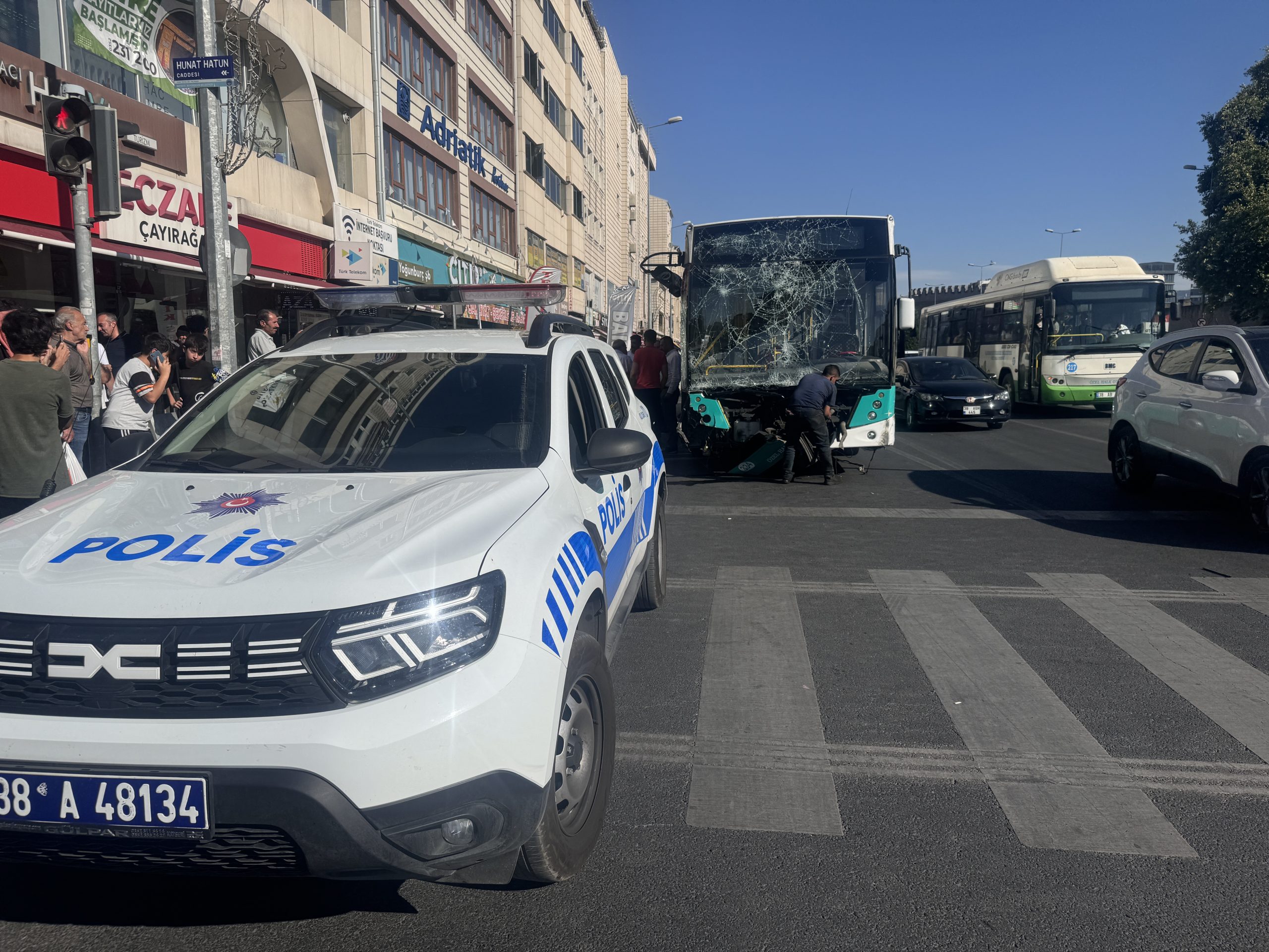 KAYSERİ (AA) – Kayseri'nin Melikgazi ilçesinde freni arızalanan halk otobüsünün