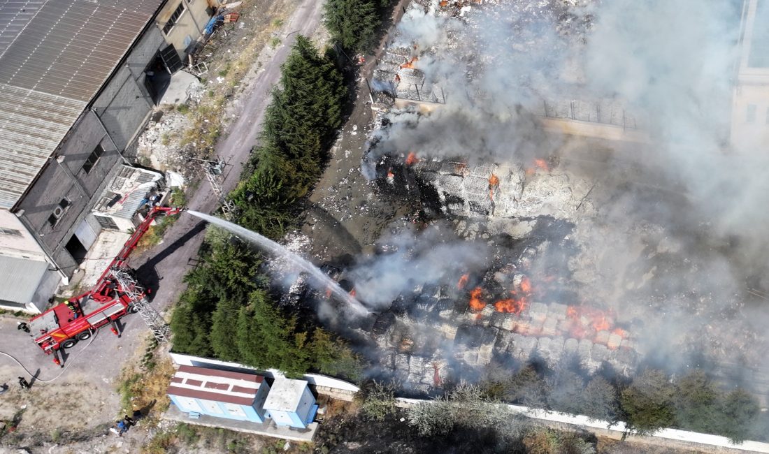 KAYSERİ (AA) – Kayseri Organize Sanayi Bölgesi'ndeki (OSB) kağıt fabrikası