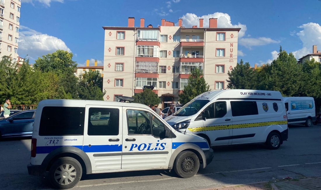 KAYSERİ (AA) – Kayseri'nin Melikgazi ilçesindeki apartmanda komşular arasında çıkan