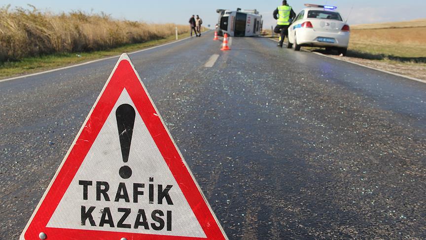 ÇANKIRI (AA) – Çankırı’nın Eldivan ilçesinde hafif ticari araç ile