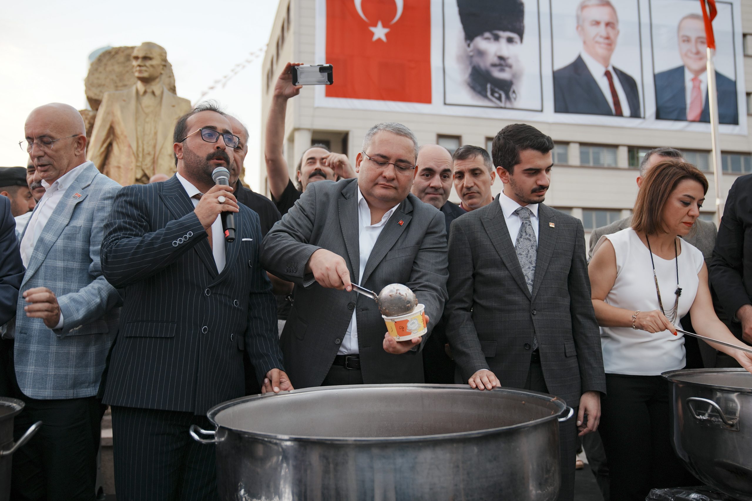 ANKARA (AA) – Keçiören Belediyesi ile Alevi derneklerince muharrem ayı