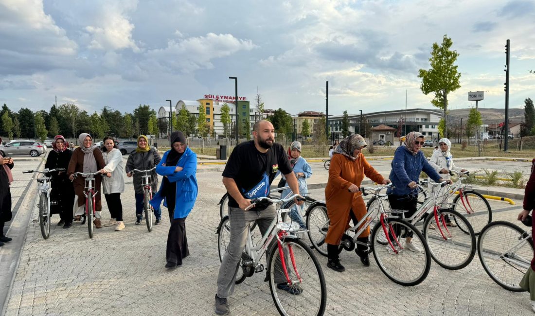 KIRIKKALE (AA) – Kırıkkale'de "7'den 70'e Bisiklet Öğreniyorum" etkinliği gerçekleştirildi.