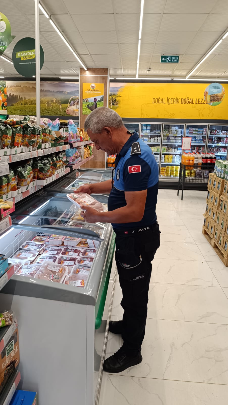 KIRIKKALE (AA) – Kırıkkale Belediyesi Zabıta Müdürlüğü ekiplerince zincir marketlerde