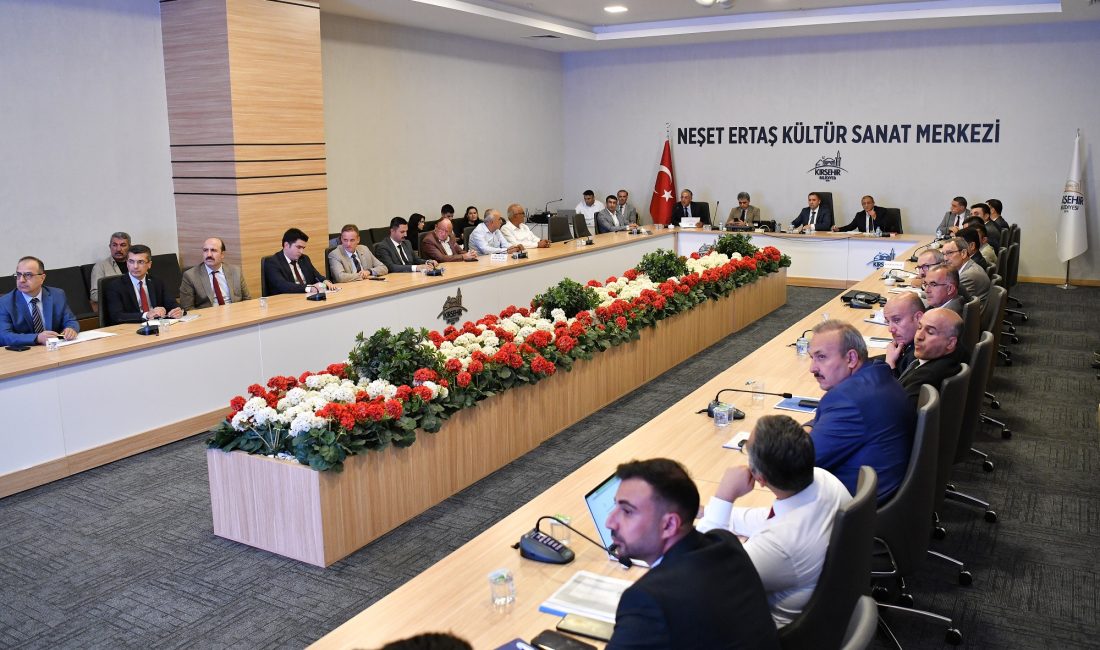KIRŞEHİR (AA) – Kırşehir İl Koordinasyon Kurulu Toplantısı Vali Hüdayar