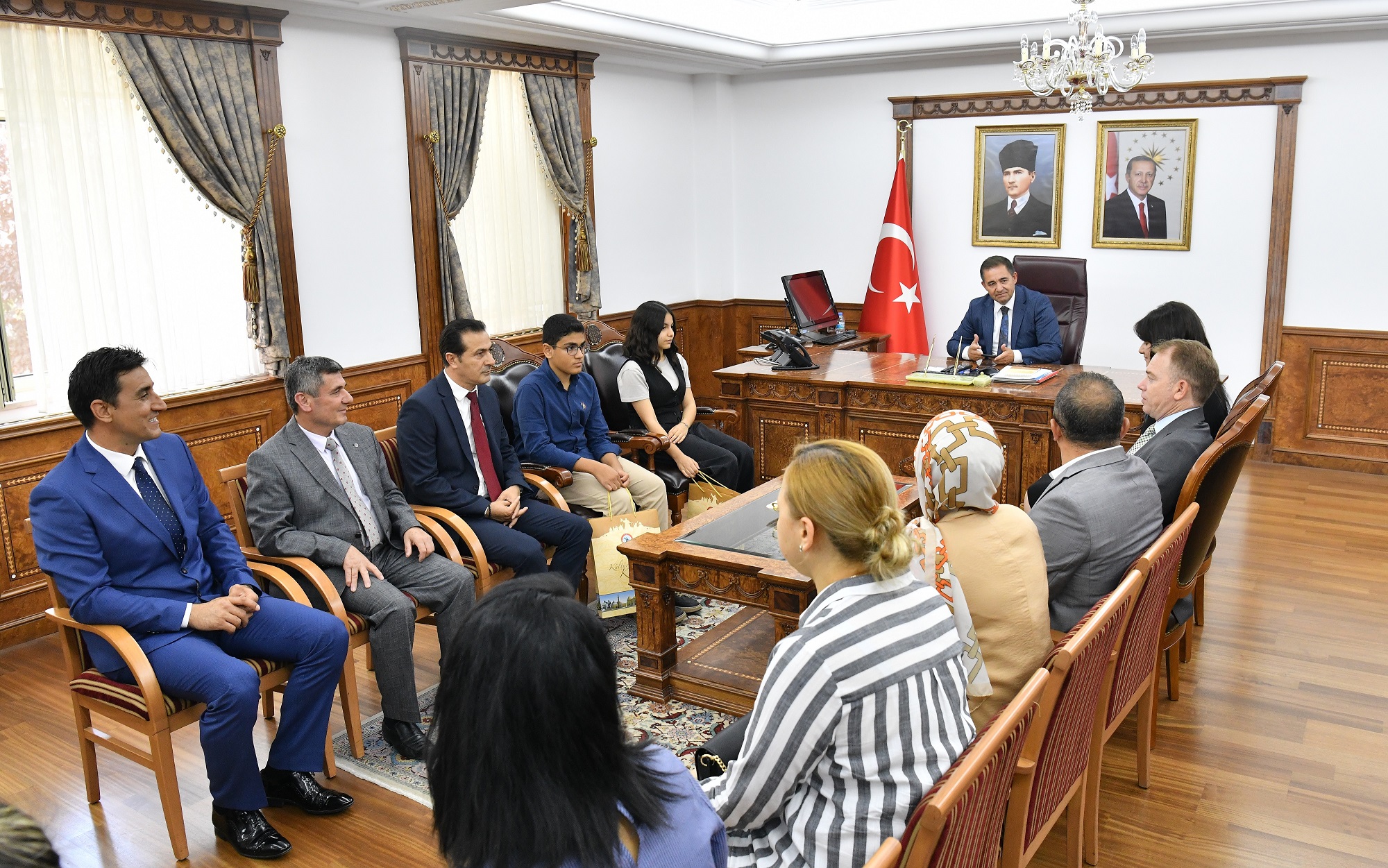KIRŞEHİR (AA) – Kırşehir Valisi Hüdayar Mete Buhara, Liselere Geçiş