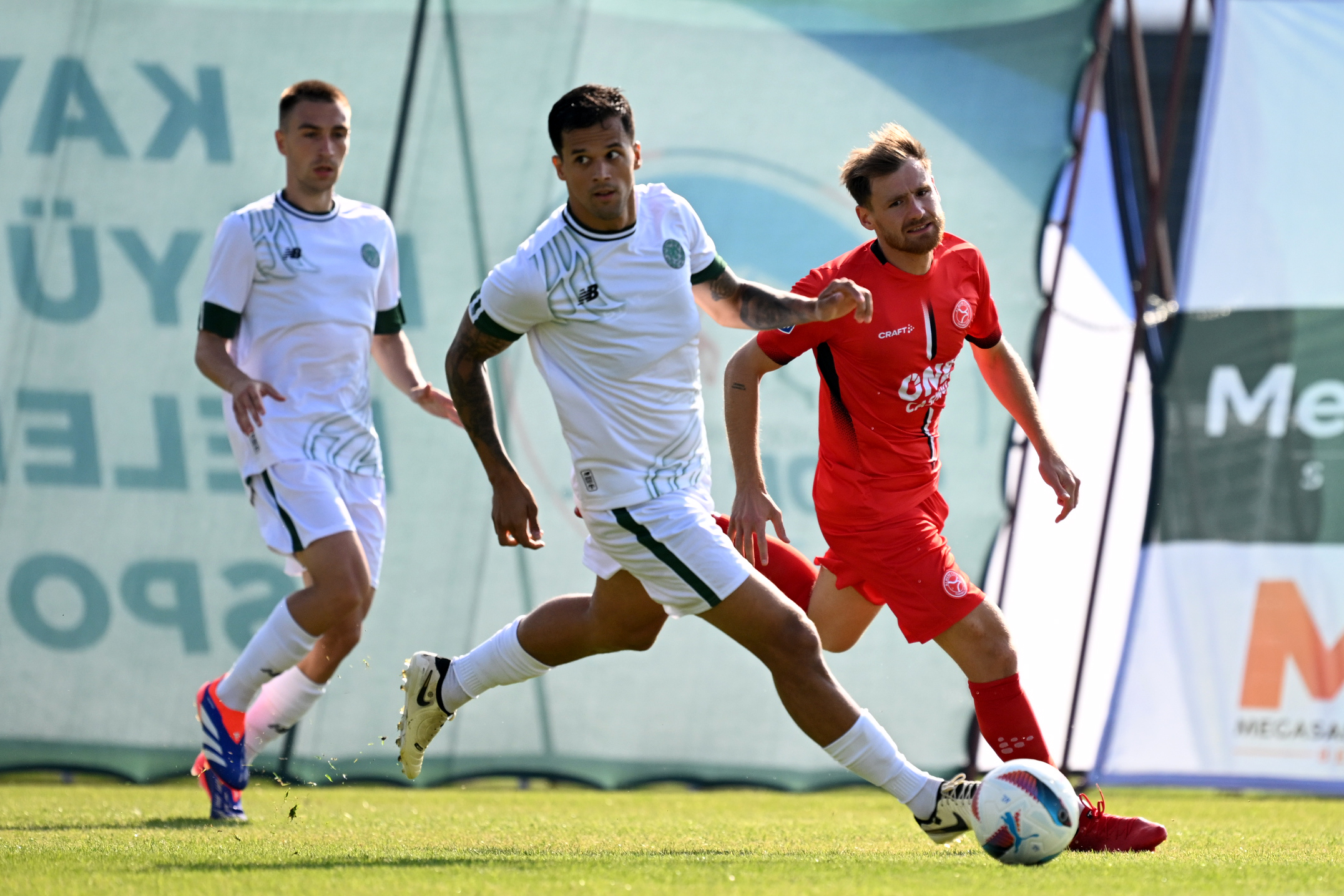 - Konyaspor: 3 - Almere City: 2