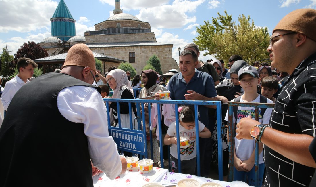 KONYA (AA) – Konya'da, Hazreti Mevlana'nın dergahında Mevlevi usullerine göre