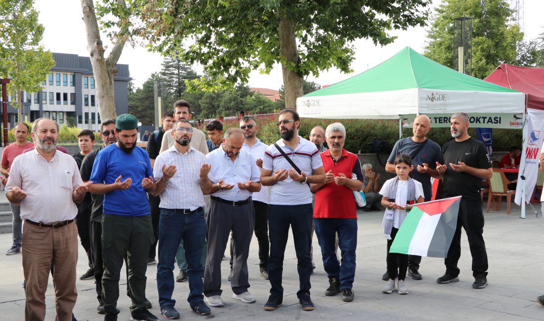 NİĞDE (AA) – Niğde'de bir araya gelen çocuklar, İsrail'in Filistin'deki