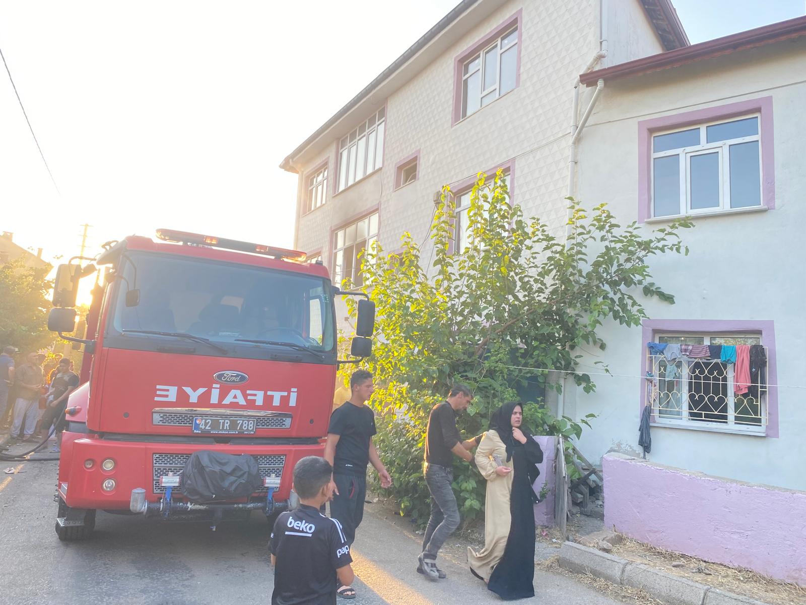 KONYA (AA) – Konya'nın Seydişehir ilçesindeki üç katlı bir evde