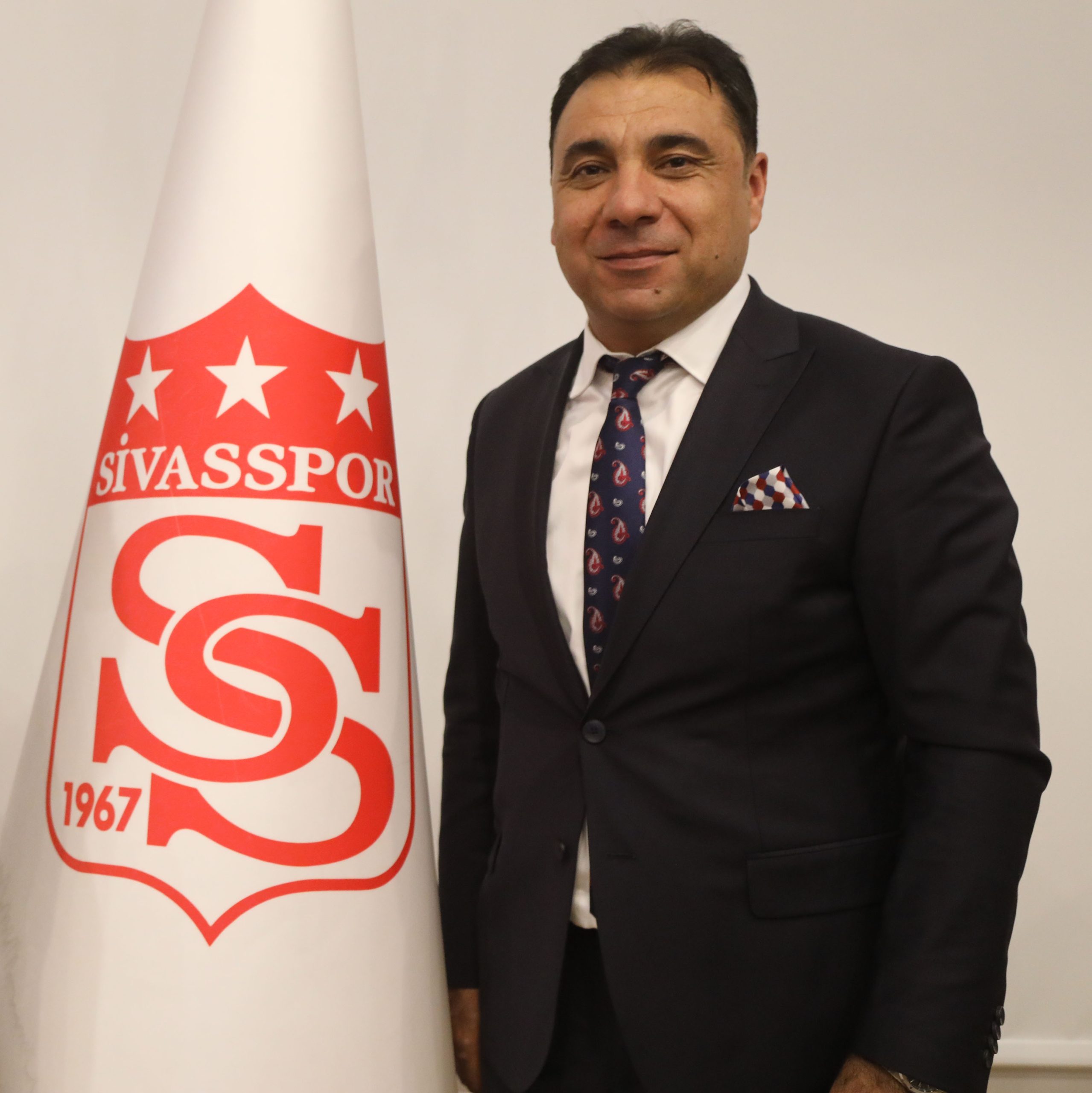 - Bahattin Eken: "9 yıl beraber görev yaptığım Mecnun Otyakmaz'ın