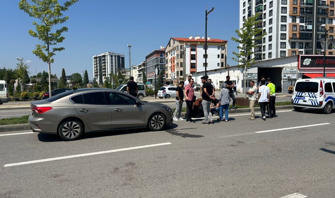 SİVAS (AA) – Sivas'ta yolun karşısına geçmek isteyen kadın otomobilin