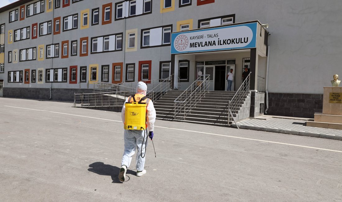 KAYSERİ (AA) – Talas Belediyesi, ilçe genelindeki okullarda detaylı hijyen