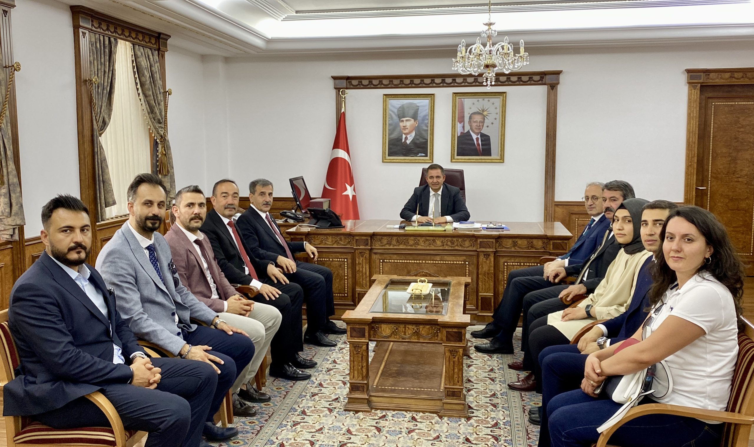 KIRŞEHİR (AA) – Türkiye Kamu-Sen Genel Başkanı Önder Kahveci, Kırşehir'de