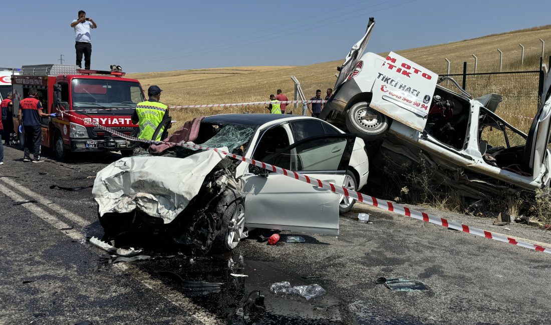 YOZGAT (AA) – Yozgat'ta hafif ticari araçla otomobilin çarpışması sonucu