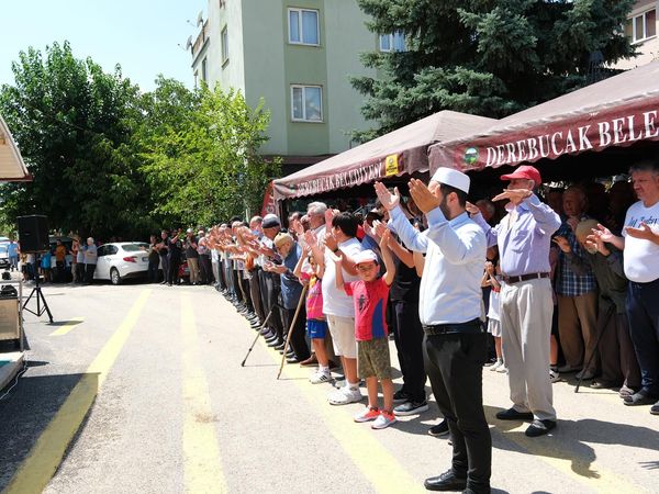KONYA (AA) – Derebucak ilçesinde yağmur duası gerçekleştirildi. Derebucak Merkez