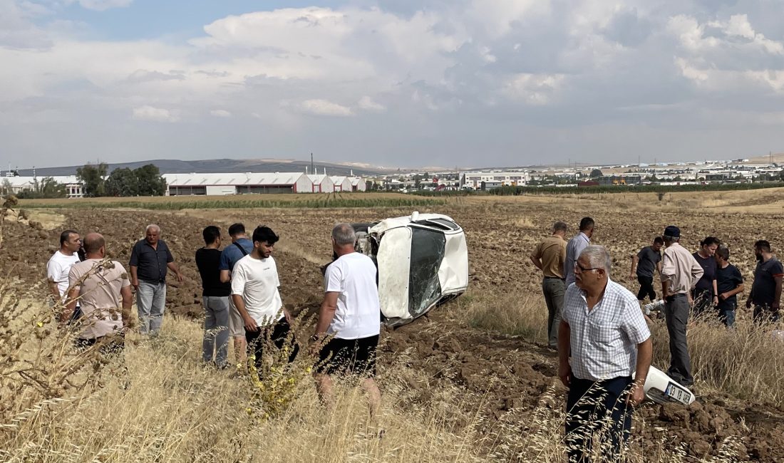 ESKİŞEHİR (AA) – Eskişehir'in Odunpazarı ilçesinde otomobilin şarampole devrilmesi sonucu