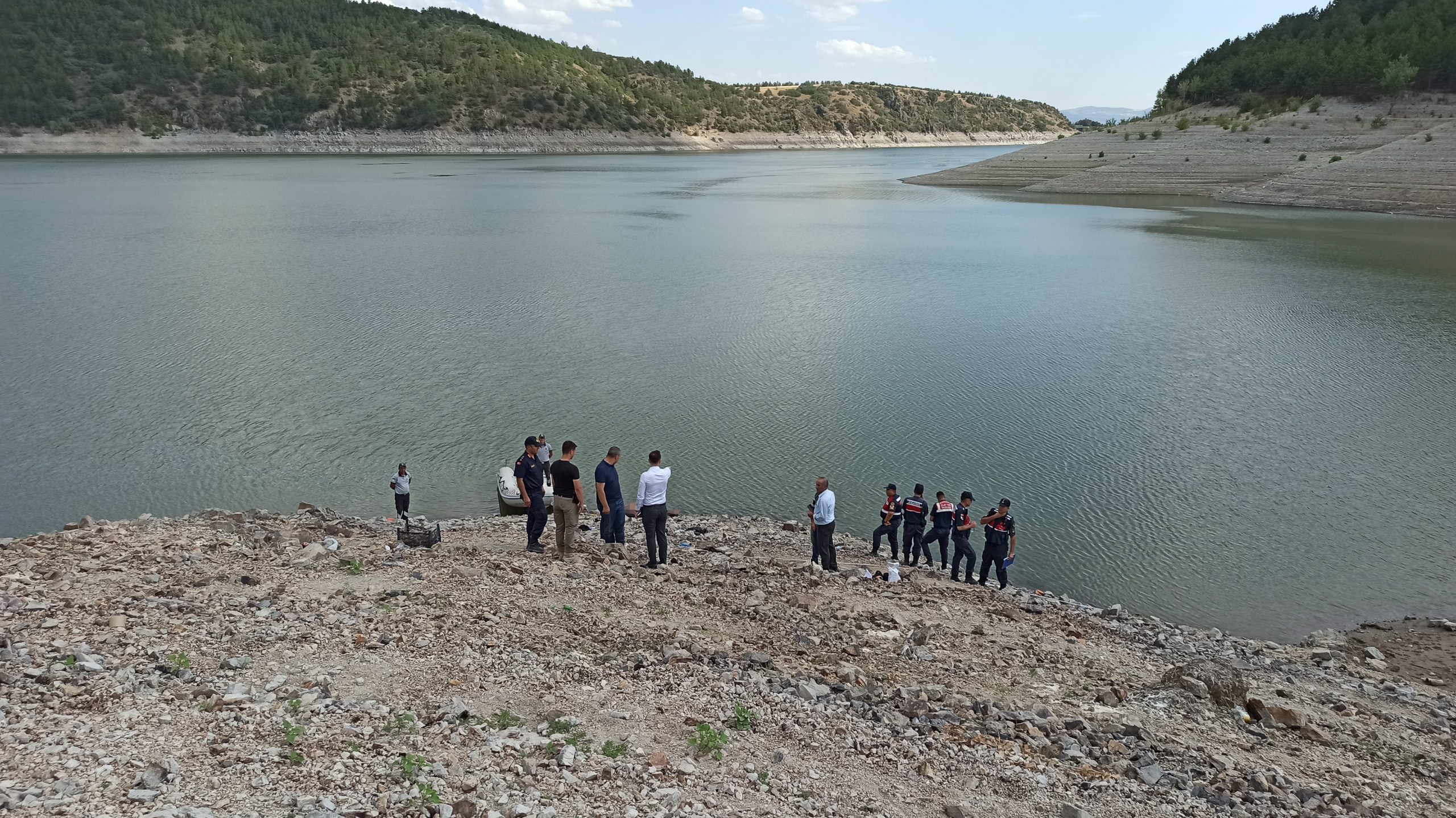 ANKARA (AA) – Ankara'nın Kahramankazan ilçesinde baraj gölüne giren kişi