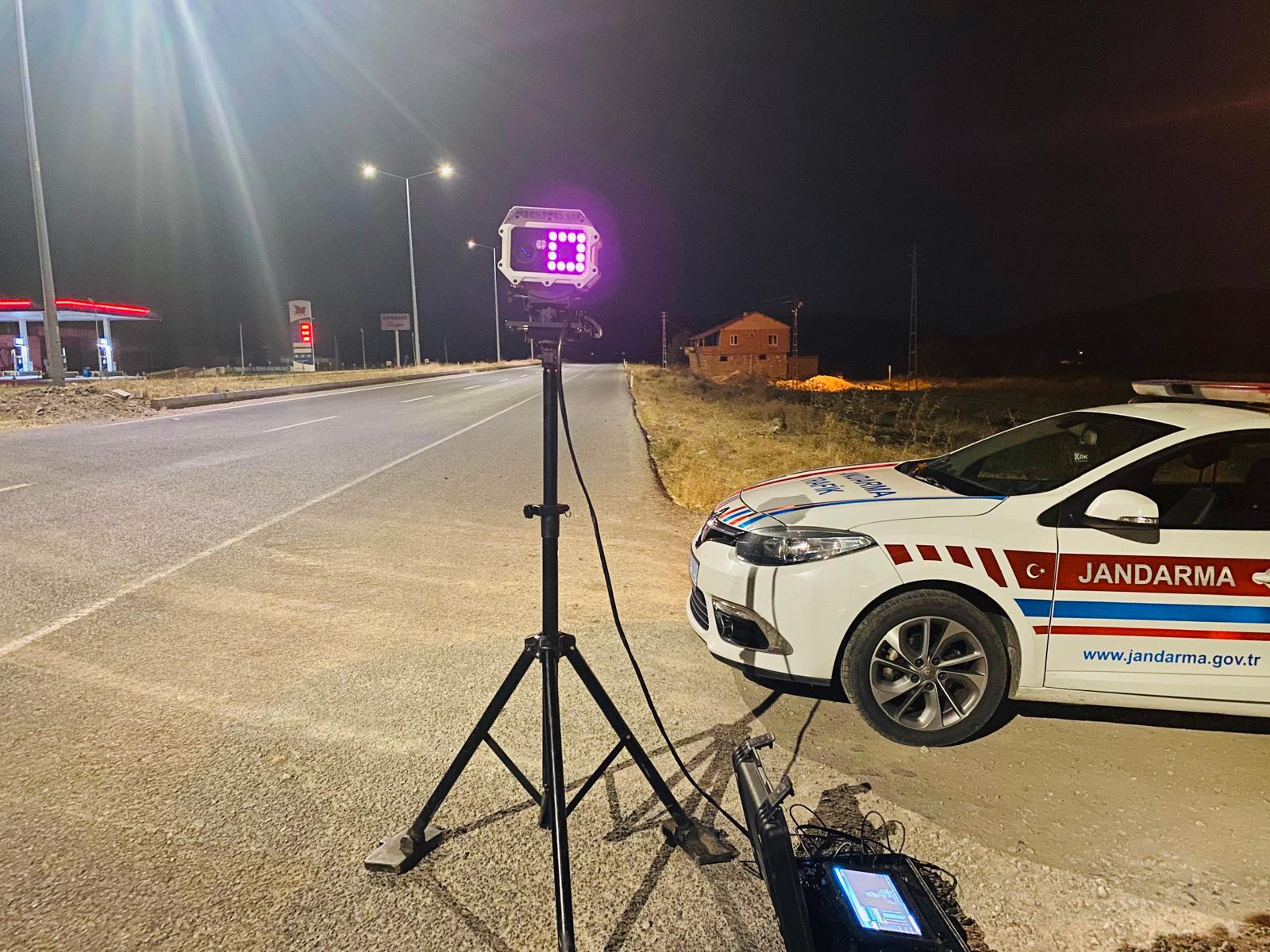 KAYSERİ (AA) – Kayseri'de jandarma ekipleri yerli Medar Mobil Hız