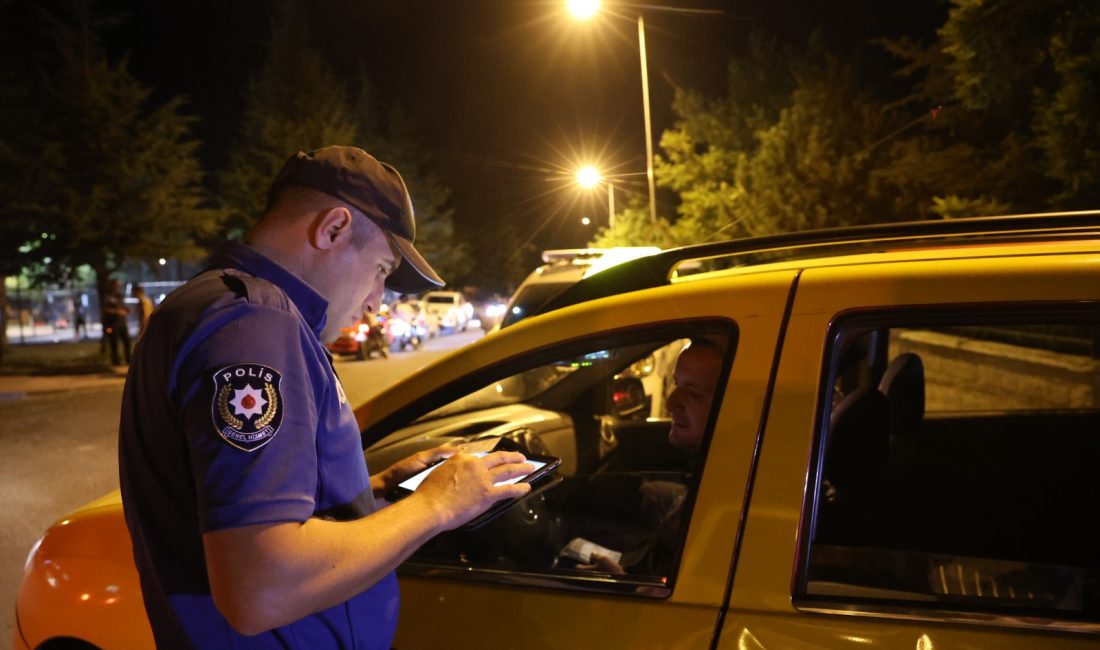 NEVŞEHİR (AA) – Nevşehir'de, polis tarafından yapılan "dar alan" uygulamasında
