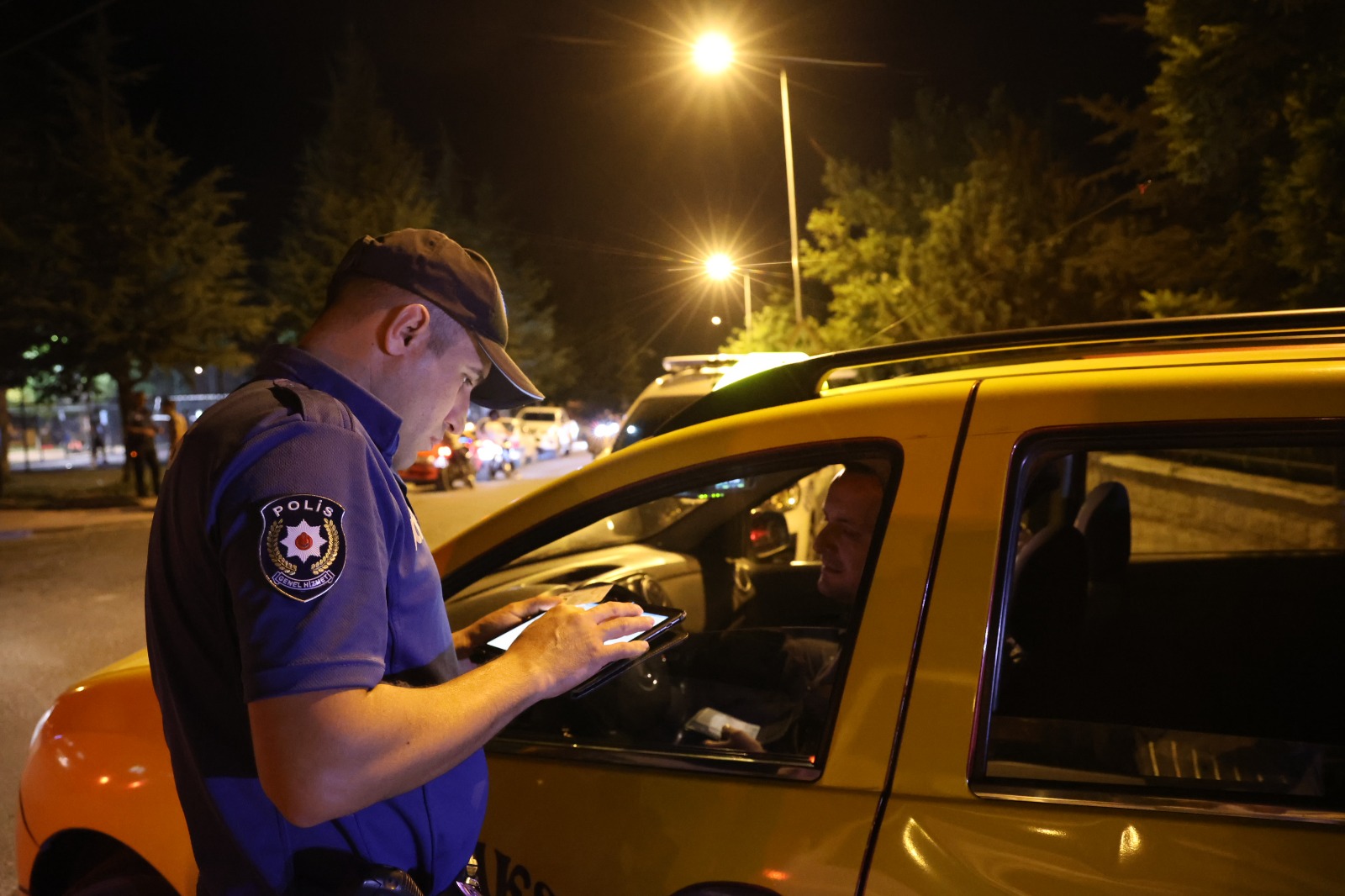 NEVŞEHİR (AA) – Nevşehir'de, polis tarafından yapılan "dar alan" uygulamasında