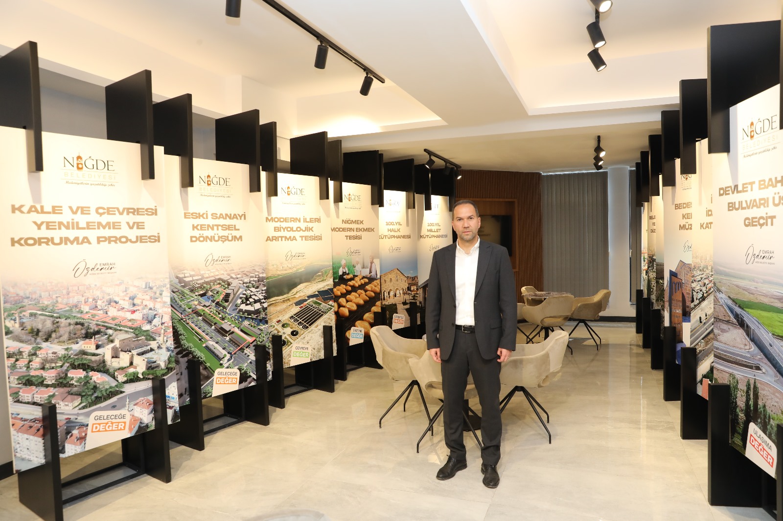 NİĞDE (AA) – Niğde Belediyesi, yatırımları ve devam eden projelerin