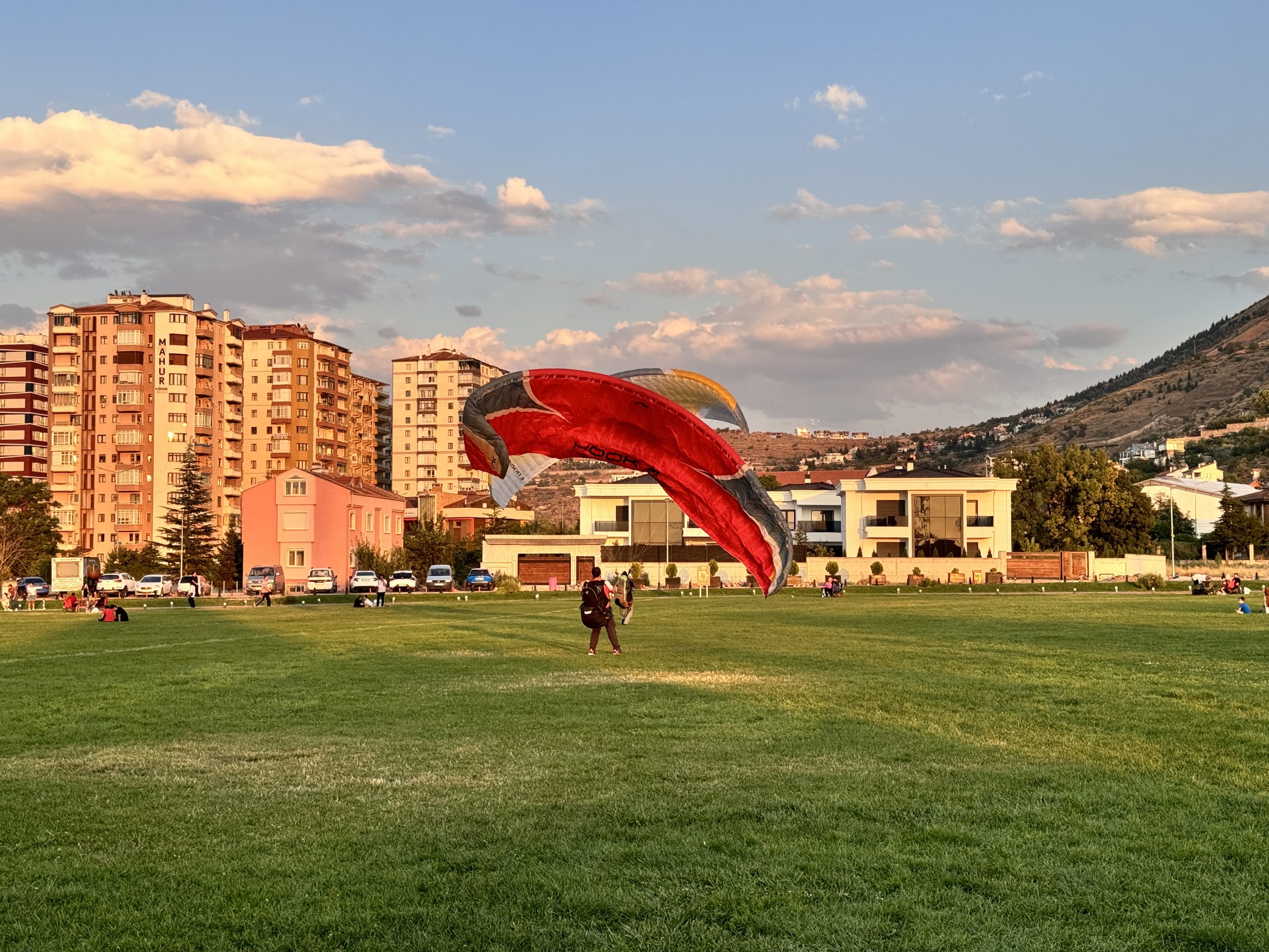 KAYSERİ (AA) – Türkiye'nin önemli hava sporları merkezlerinden Kayseri'nin Talas